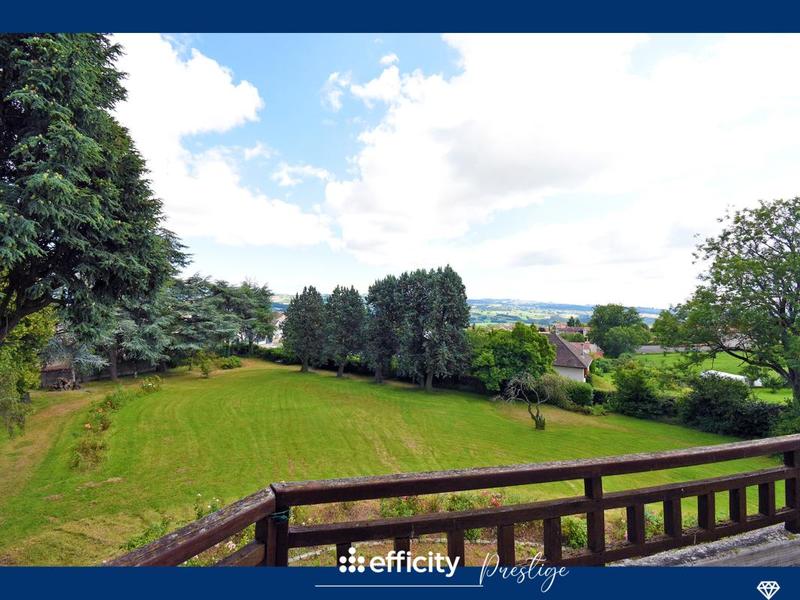 Maison - 450 m² - 16 pièces