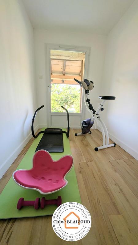 Maison - 239 m² - 7 pièces