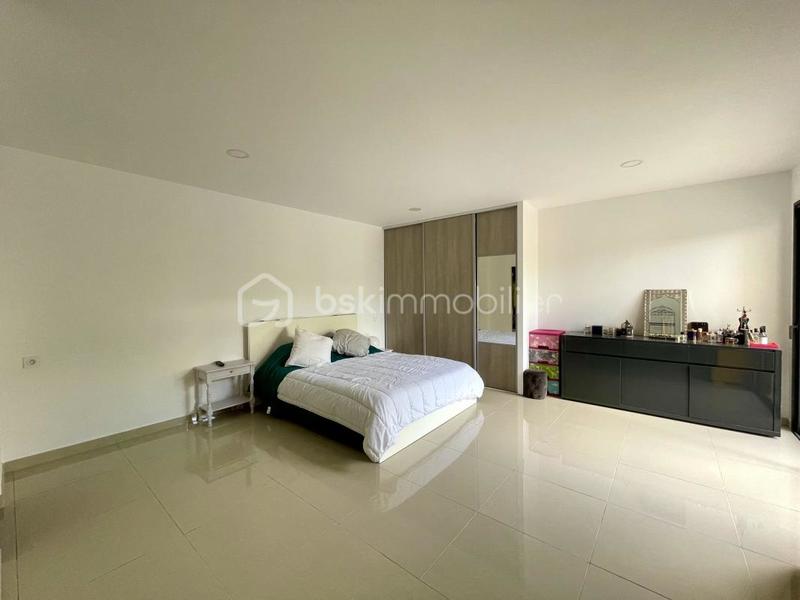 Villa - 186 m² - 6 pièces