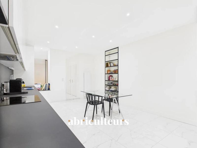 Appartement ancien - 106 m² - 4 pièces