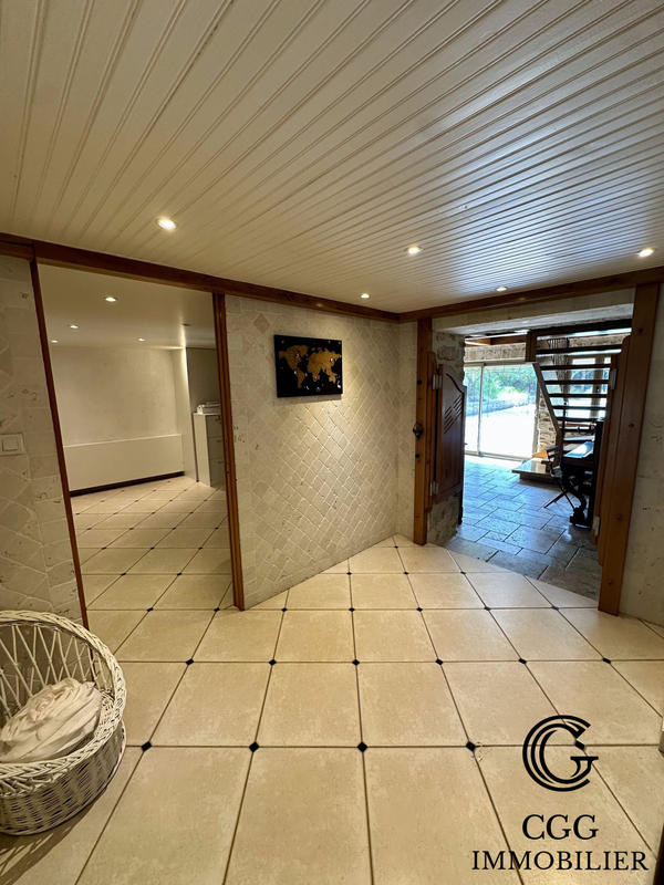 Maison - 223 m² - 6 pièces