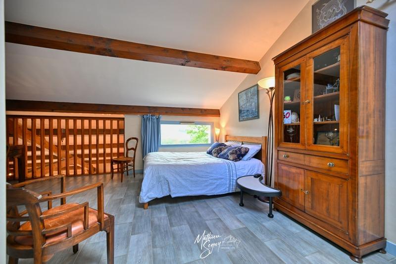 Maison - 250 m² - 10 pièces