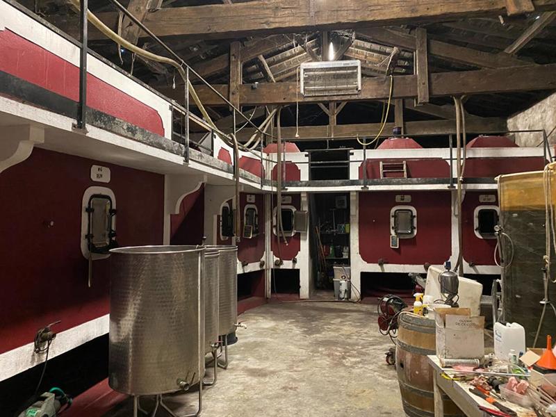 Demeure - 2 500 m² - 1 pièce