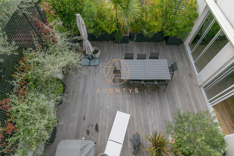 Maison - 276 m² - 8 pièces