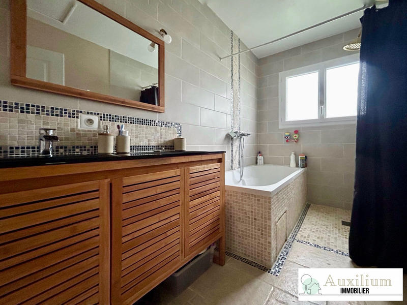 Maison - 104 m² - 5 pièces