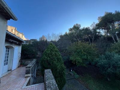 Maison - 240 m² - 5 pièces