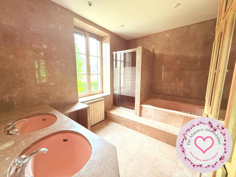 Maison - 343 m² - 13 pièces