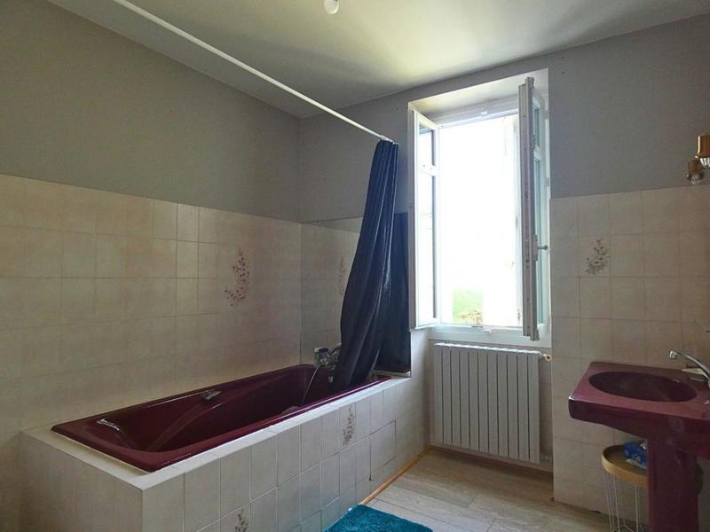 Maison - 280 m² - 8 pièces