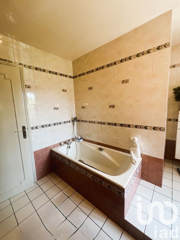 Maison - 204 m² - 10 pièces