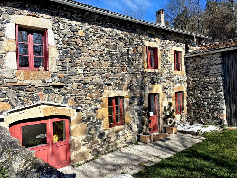 Maison - 270 m² - 7 pièces