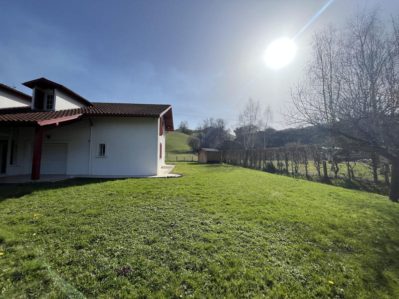 Maison - 265 m² - 10 pièces