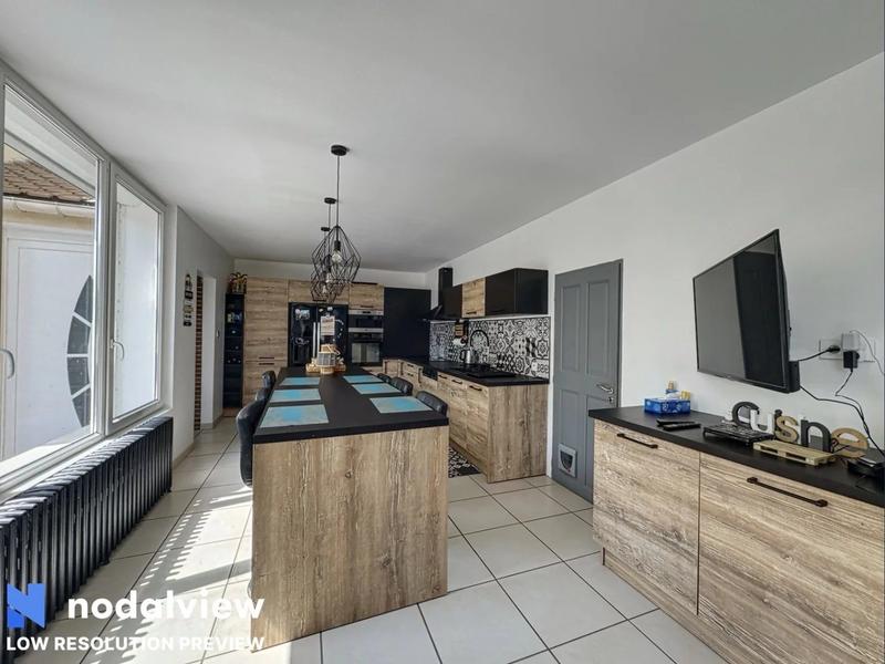 Maison - 191 m² - 6 pièces