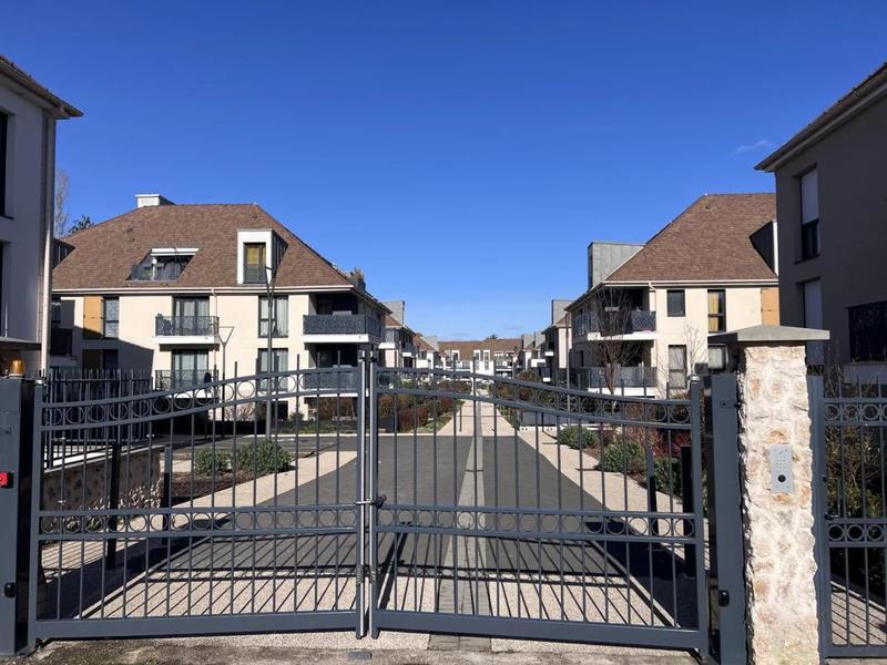 Appartement - 90 m² - 4 pièces