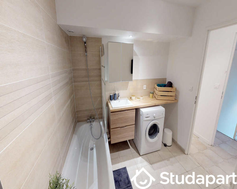 Chambre - 140 m² - 1 pièce