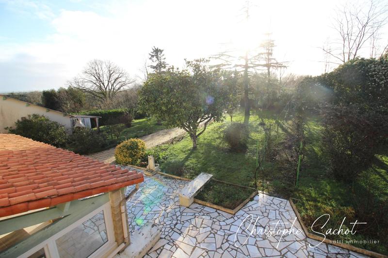 Maison - 198 m² - 9 pièces