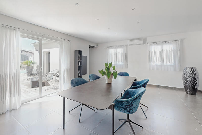 Maison - 210 m² - 5 pièces