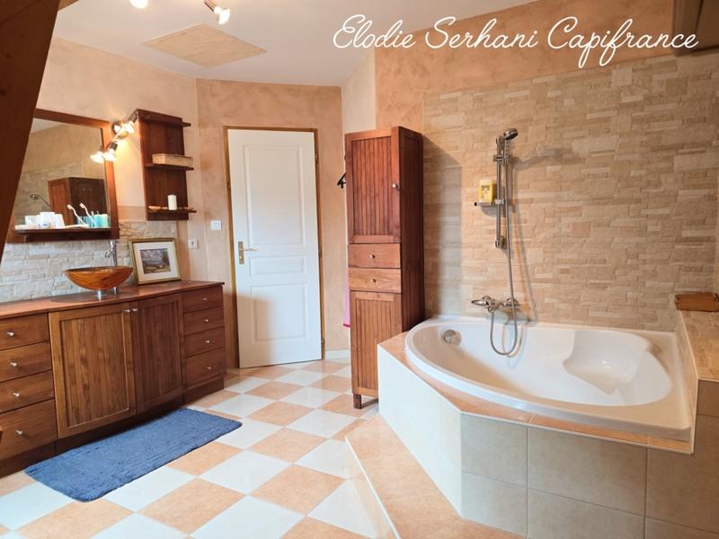 Maison - 159 m² - 6 pièces