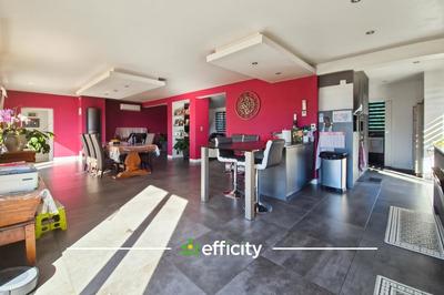 Maison - 200 m² - 6 pièces