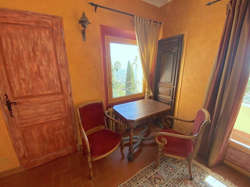 Maison - 322 m² - 10 pièces