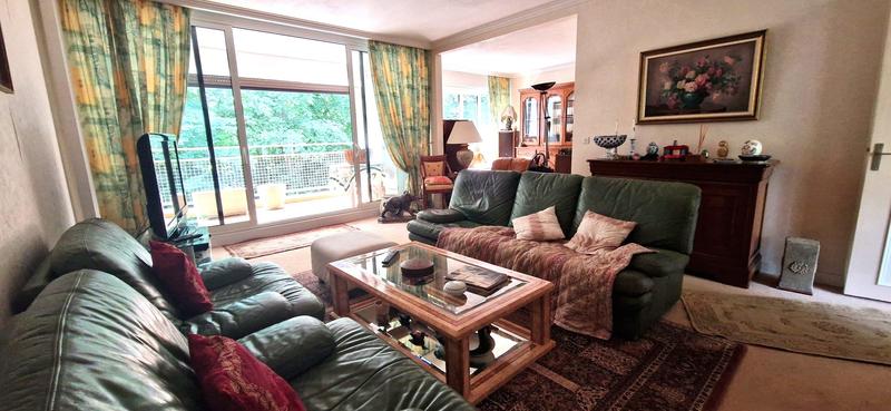 Appartement - 120 m² - 6 pièces