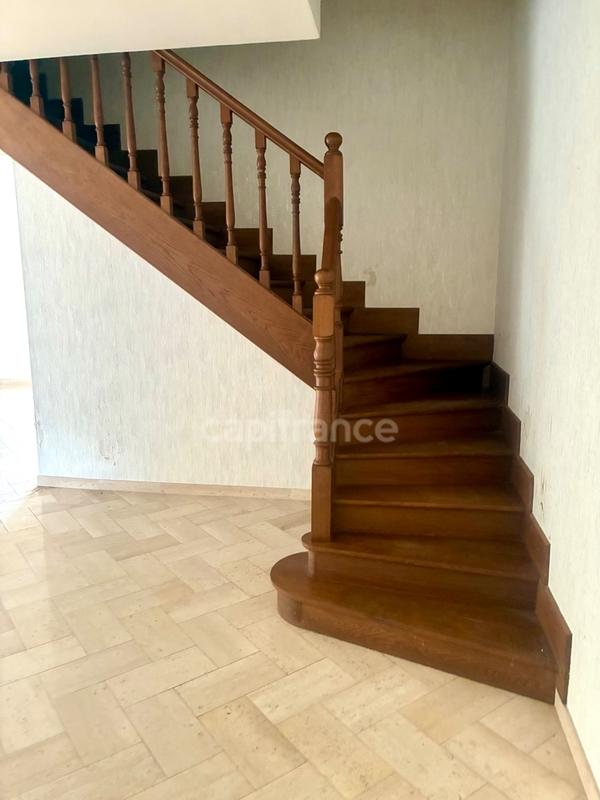 Maison - 511 m² - 9 pièces