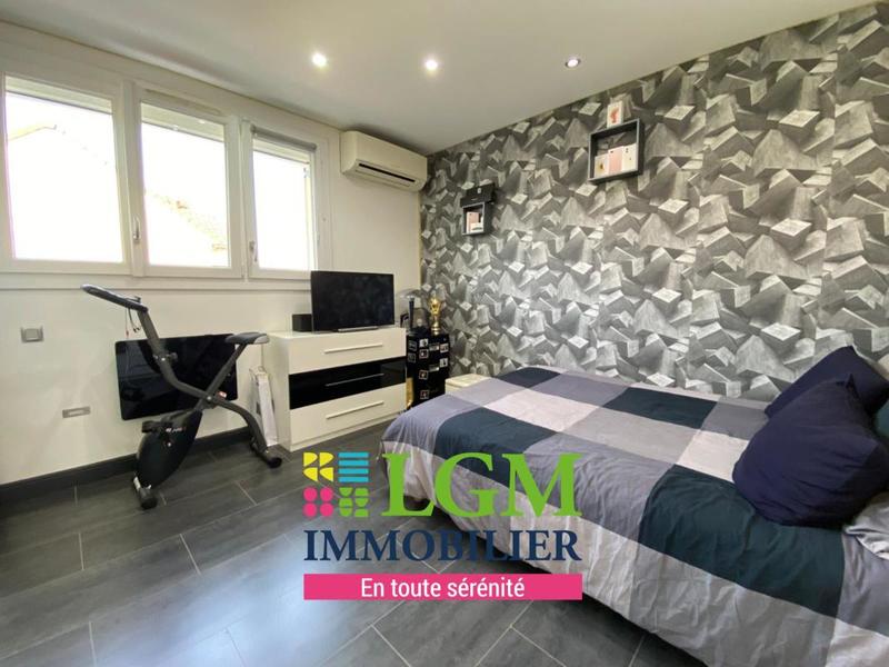 Maison - 220 m² - 6 pièces