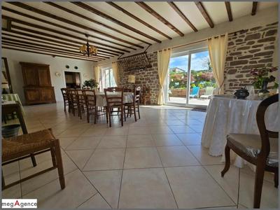 Maison - 350 m² - 17 pièces