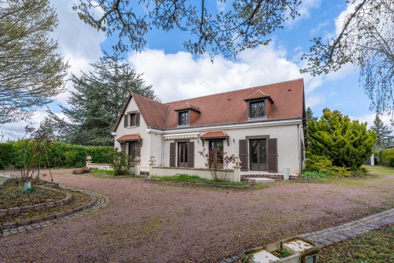 Maison traditionnelle - 188 m² - 7 pièces