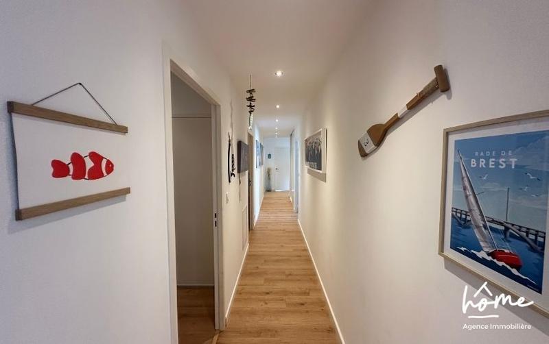 Maison contemporaine - 300 m² - 10 pièces