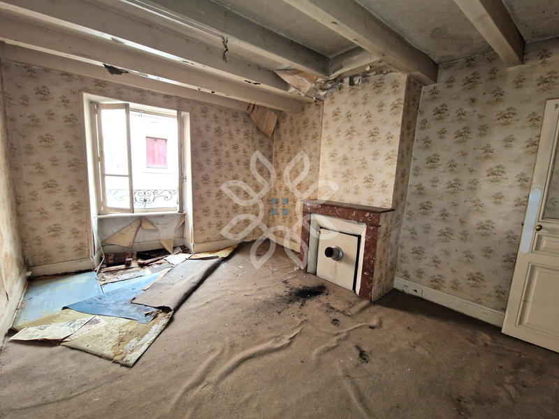 Maison - 80 m² - 5 pièces