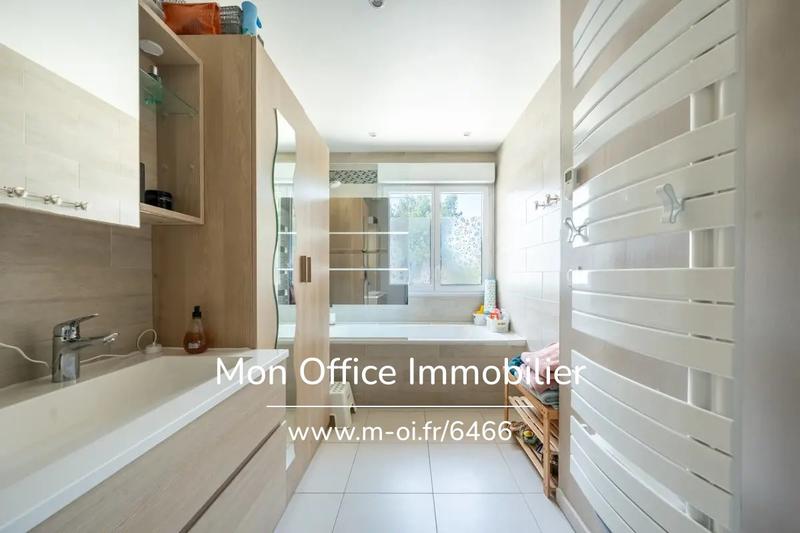 Maison - 92 m² - 4 pièces