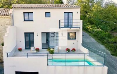 Villa - 147 m² - 8 pièces