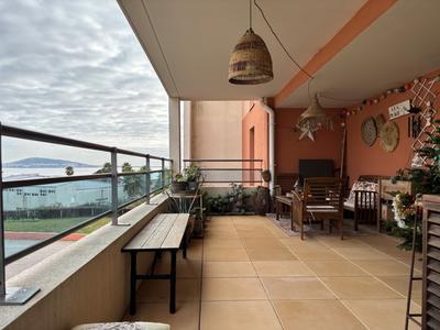 Appartement - 94 m² - 4 pièces