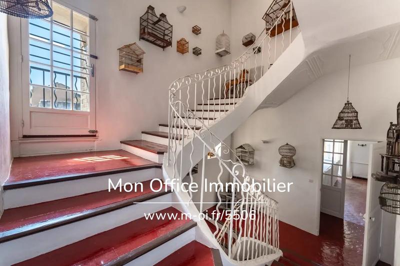 Demeure - 250 m² - 8 pièces