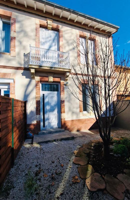 Maison - 205 m² - 8 pièces