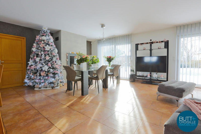 Maison - 212 m² - 6 pièces