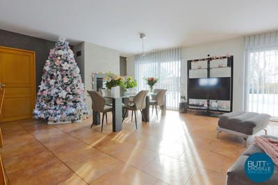 Maison - 212 m² - 6 pièces