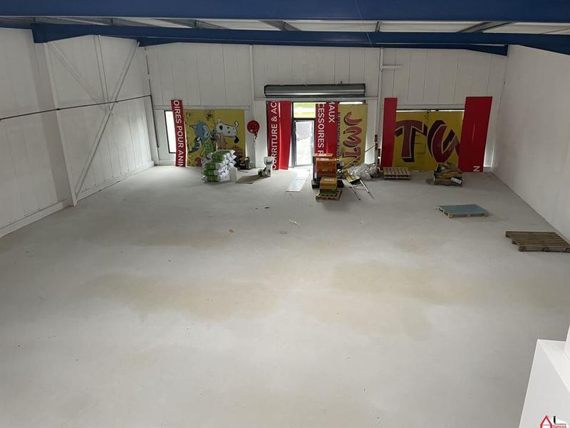 Maison - 360 m² - 8 pièces