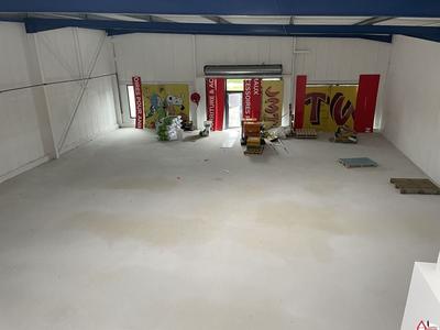 Maison - 360 m² - 8 pièces