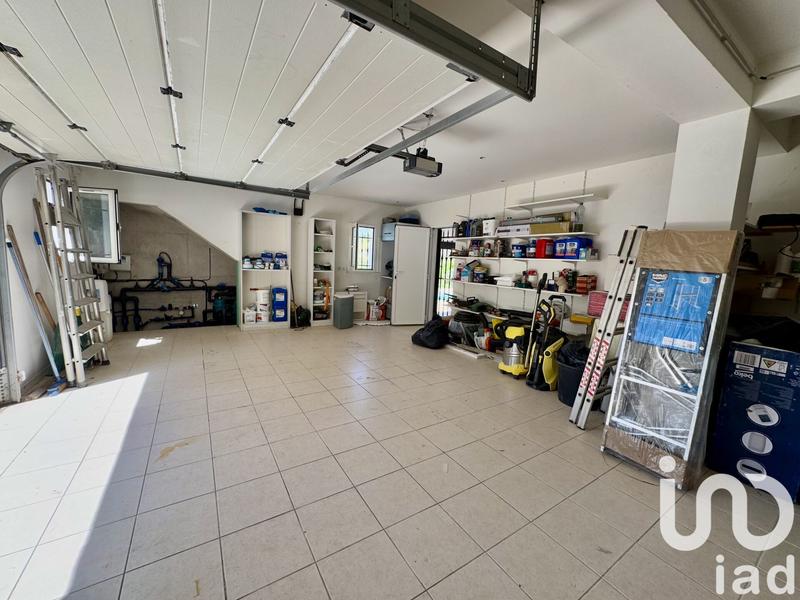 Maison - 225 m² - 7 pièces