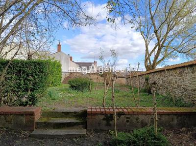 Maison - 210 m² - 7 pièces