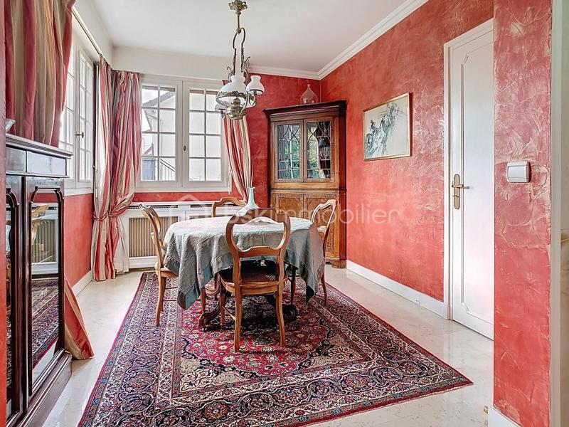 Maison - 207 m² - 6 pièces