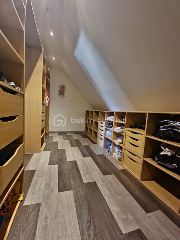 Maison traditionnelle - 164 m² - 6 pièces