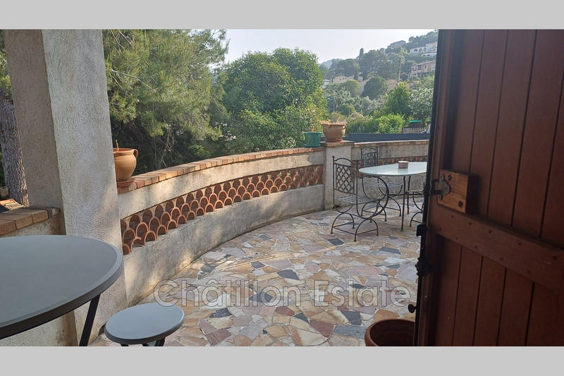 Maison - 280 m² - 10 pièces