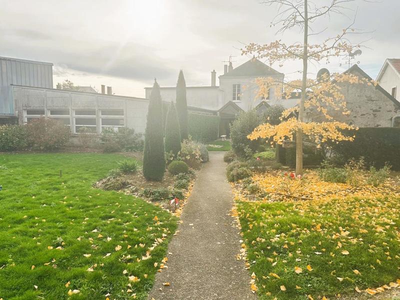 Maison - 236 m² - 11 pièces