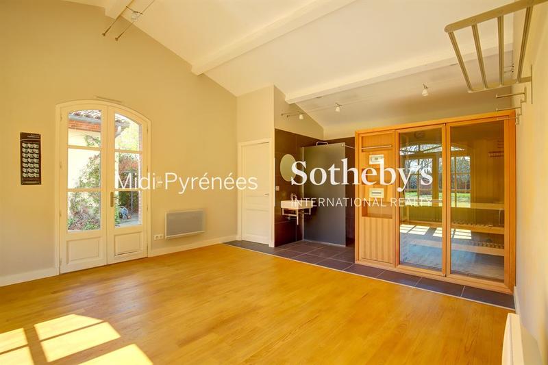 Maison - 300 m² - 10 pièces