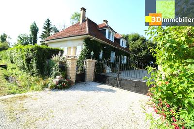 Maison - 290 m² - 8 pièces