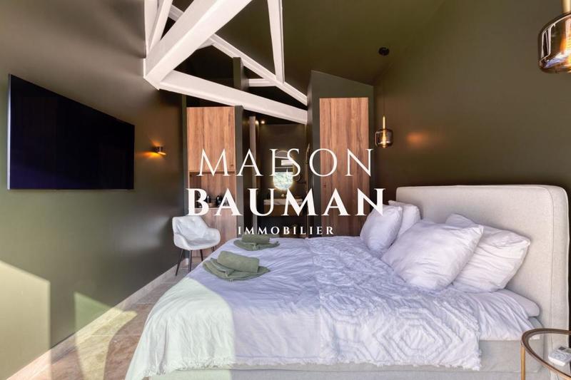 Villa - 300 m² - 8 pièces