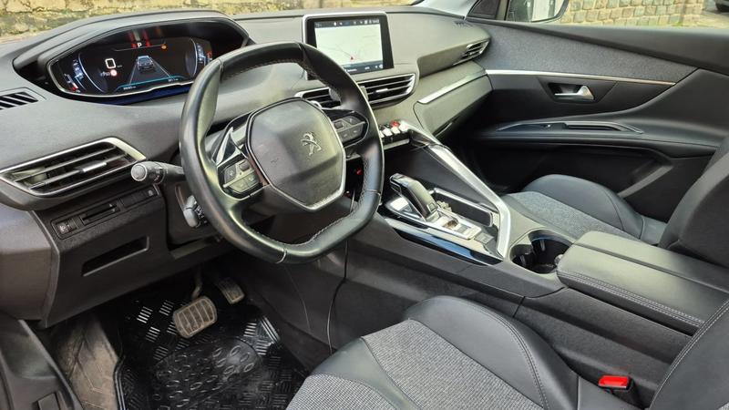 Peugeot 5008 II 1.5 BlueHDi 130 Eat8 Allure - 7 places Automatique