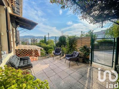 Maison - 96 m² - 3 pièces